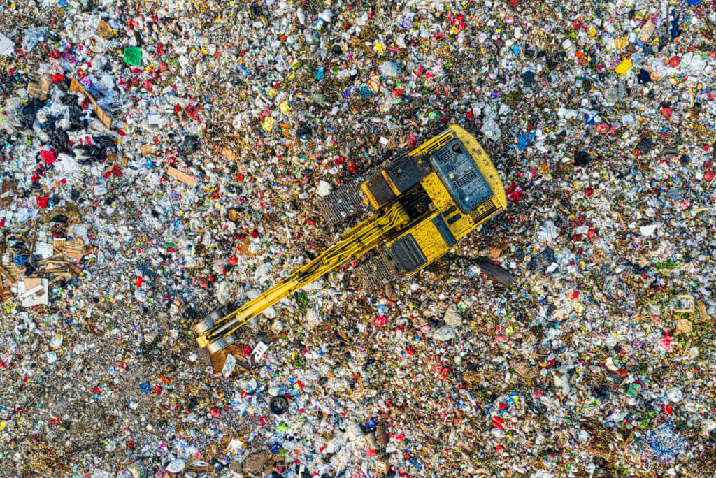 Zero Waste statt recycling - Luftbildaufnahme einer Mülldeponie in Indonesien