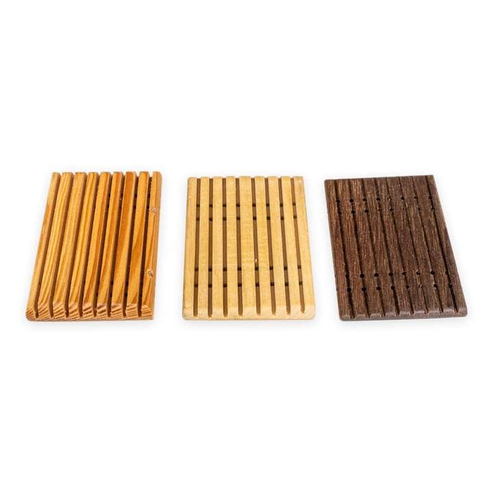 Seifenschale in drei verschiedenen Holzfarben